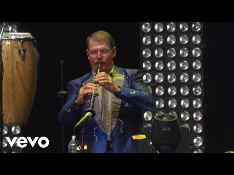 La Arrolladora Banda El Limón De René Camacho - El Rengo (En Vivo Desde El Coloso De Reforma / 2014)