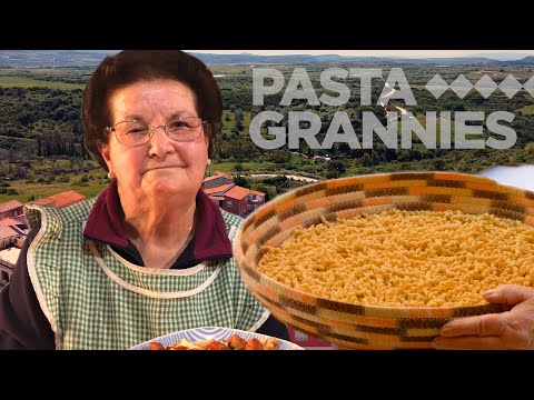 Discover Francesca's handmade fusilli from Sardinia called andarinos! | Pasta Grannies