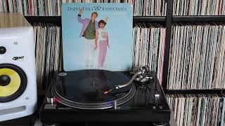 Daryl Hall & John Oates - I Can't Go For That (No Can Do) (1981)