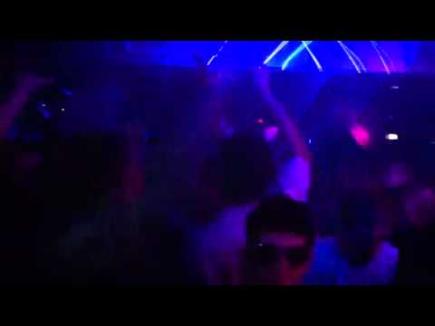 Simon Kaye playing bunker bristol