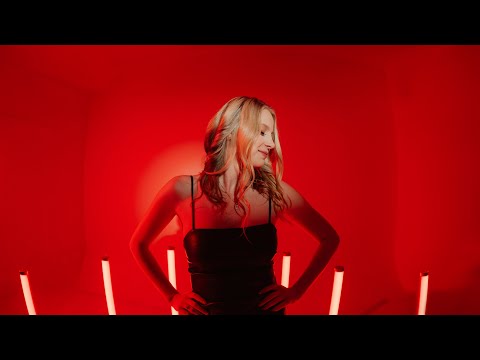Eva Matějovská - Nejsem jediná (Official Video)