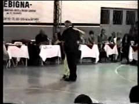 El Chino Perico  and  Mylene Pelletier  are  dancing  to  the  tango  "  Gallo Ciego  "