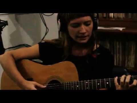 Fly Fly Caroline - Lado B - feat. Emma Safrainski