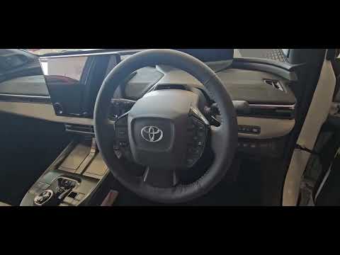 Toyota C-HR 262 Premier Bi-Tone (DISPLAY MODEL) Sa - Image 2