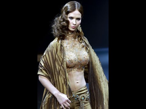 Zuhair Murad Runway  2002-2003 Paris Haute Couture Fashion Week (Gallery Zone)