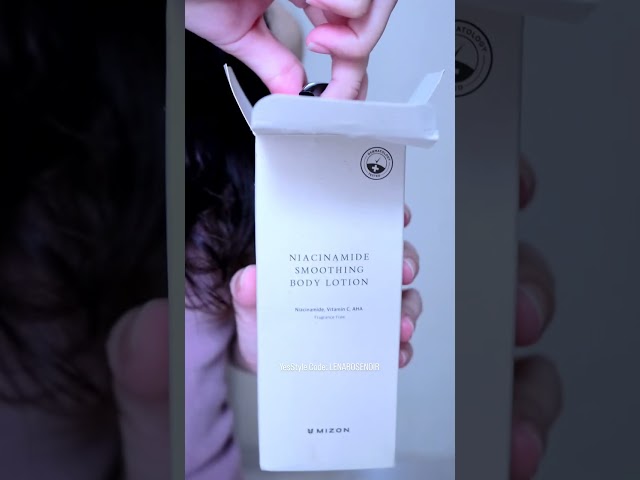 Vídeo relacionado con [Mizon] Loción Corporal Suavizante a la Niacinamida (300ml) AHA, Vitamina C, Ácido hialurónico, Hidratación suave, Cuidado de la pigmentación, Exfoliación suave (Niacinamide Smoothing Body Lotion)