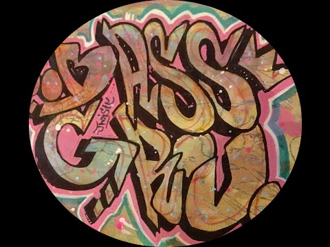 ŚWIĄTEK - BASSGROU