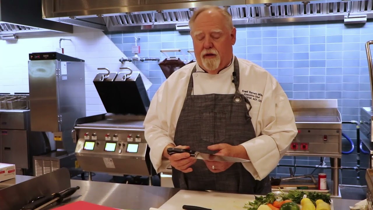 Chef's Dish: Knife Safety Tips in the Kitchen