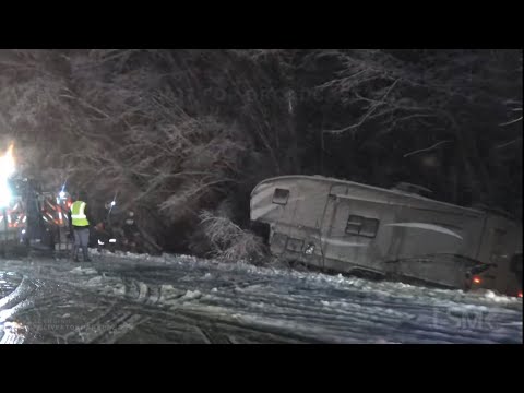 01-10-2021 East TX - Camper Rolls into Trees, Crews Attempt Recovery - Dangerous Winter Travel