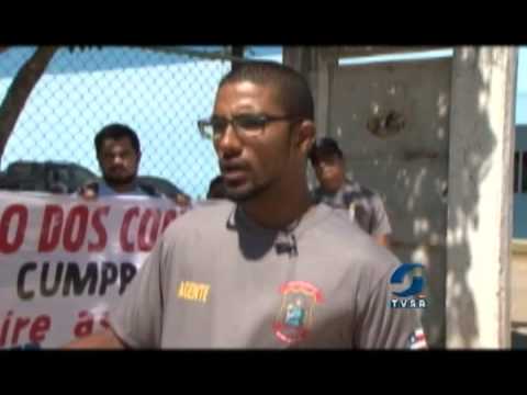 Agentes penitenciários fazem paralisação reivindicando melhores condições de trabalho.