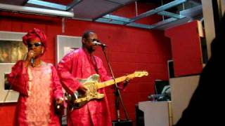 Amadou & Mariam - Masiteladi - Live at Pure Groove London