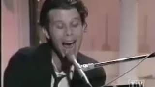 Tom Waits - &quot;The Piano Has Been Drinking&quot; (Live On Fernwood Tonight, 1977)