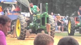 preview picture of video 'John Deere Tractor Pull'