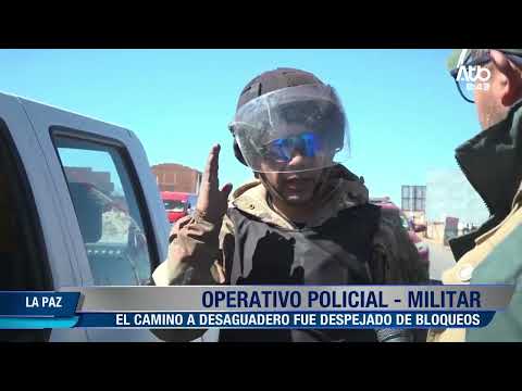 Policía y militares despejaron la ruta La Paz–Desaguadero