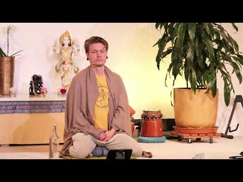 Fortgeschrittenes Pranayama mit Max - Yoga Vidya Ashram Live 6:00 Uhr 12.11.2021