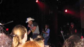 Outlaws Like Me - Justin Moore