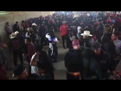 GRUPO, LOS MISMOS DEL RITMO EN ALDEA, LAS FLORES, SAN CARLOS ALZATATE.