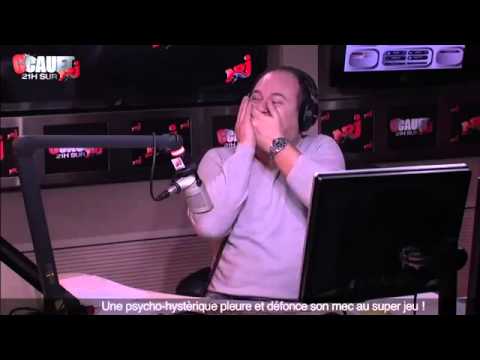 Une psychohystérique pleure et défonce son mec au super jeu - C'Cauet sur NRJ