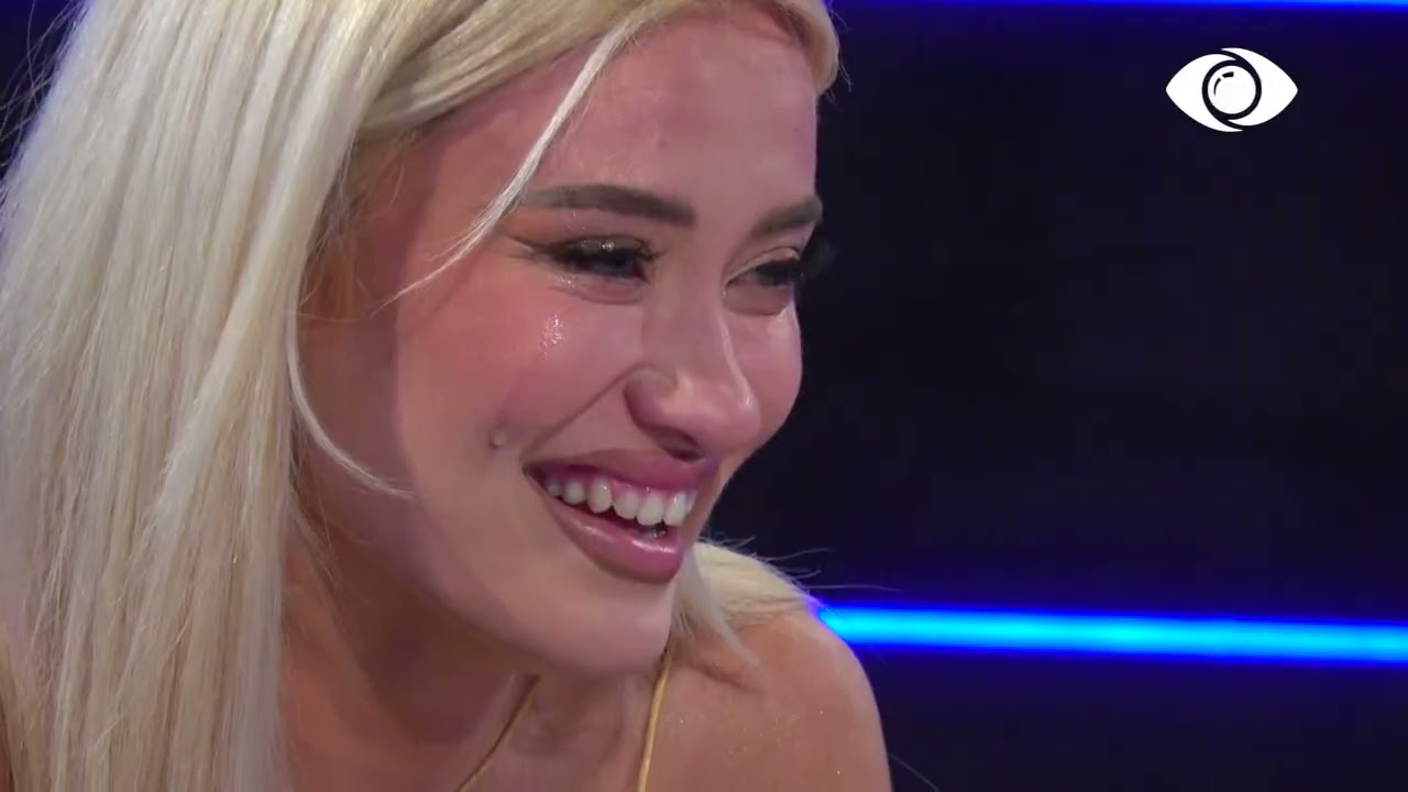 “Të dua shumë shumë shumë!”/ Deamishel nuk i përmban lotët nga surpriza e të atit