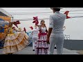 grupo folklórico Quetzalcóatl bailando Pinotepa Nacional en la calle de Abasolo