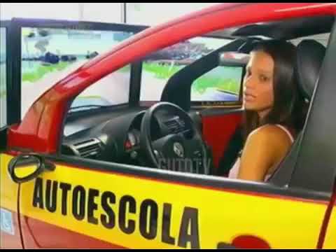Simulador de Auto Escola. "A sensação é  como se tivesse dirigindo no trânsito normal", kkkkkkkk