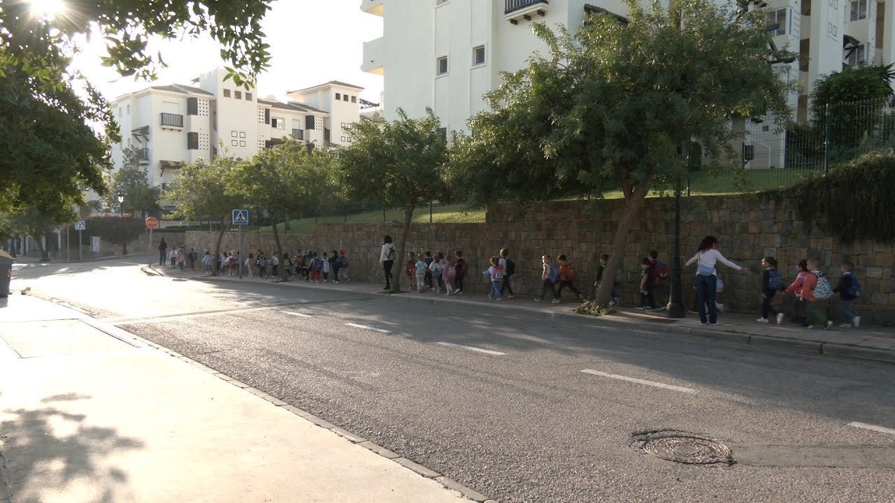 Los alumnos de infantil visitan los comercios locales