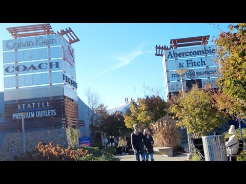 Descubra a maioria das marcas de luxo no principal destino de compras do Seattle Premium Outlets Tulalip em PNW