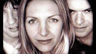 Saint Etienne-Kiss and Make Up