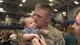 Soldiers&#39; Emotional Return Home