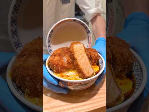 蓋を閉じれない厚切りカツ丼【とんかつはじめ】