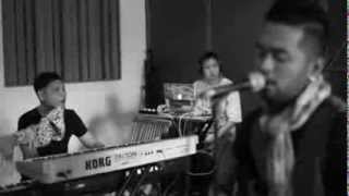 Pasto - Teman atau Kekasih (live)