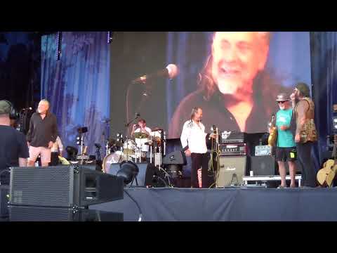 The Deborah Bonham Band & special guest Robert Plant singing  'Thank You'. Cropredy 9/8/25