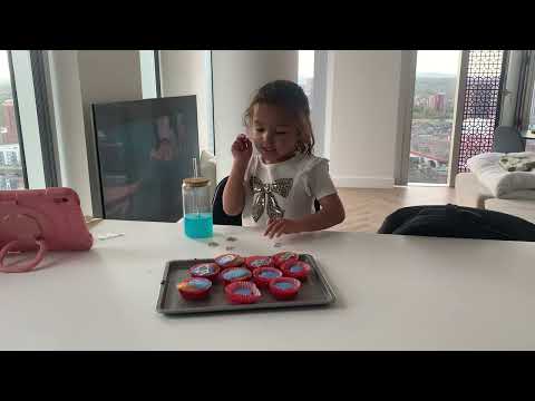 Mummy vs Ayla: WHO Made the Best Cupcake?! 🧁🥇