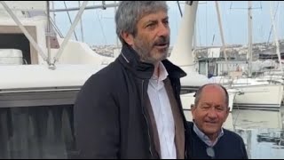 Roberto Fico e il comizio dal gozzo delle polemiche