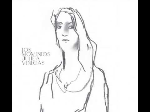 Julieta Venegas - Vuelve  - Con Anita Tijoux y Ruben Albarran (Los Momentos)