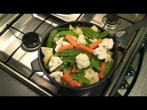 Tofu Et Legumes Sautes Au Curry Et Au Lait De Coco