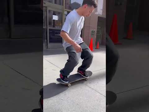 éS | Two Nine 8 | Jonny in the 298