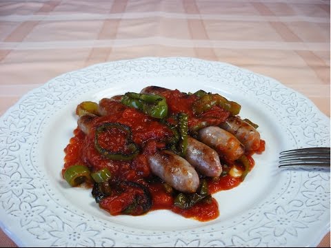 Salchichas con tomate