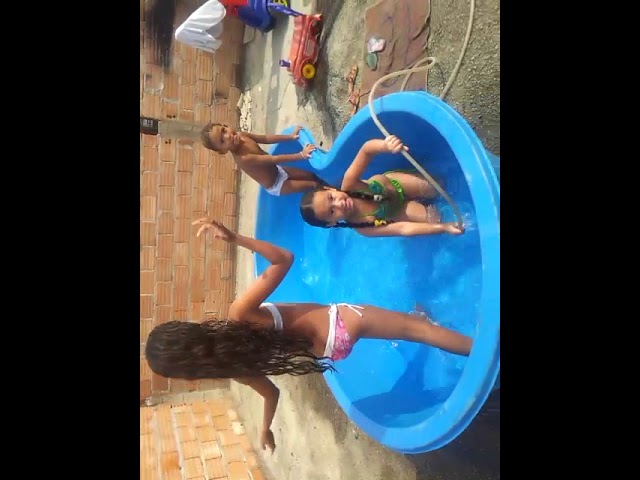 desafio da piscina e se divertindo