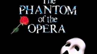 Kadr z teledysku The Phantom of the Opera tekst piosenki Andrew Lloyd Webber