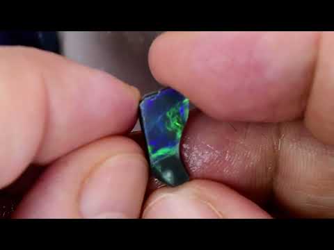 25 cts Australian Rough Opal Parcel, Rubs Lightning Ridge-Practice Cutting