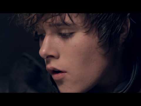 Tom Andrews - Carry Me On - Official Music Video