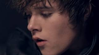 Bài hát Carry Me On - Nghệ sĩ trình bày Tom Andrews