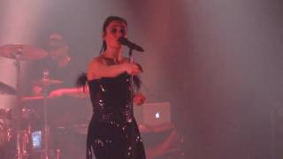 BANKS - Beggin For Thread - Live at t La Cigale - Paris 2017