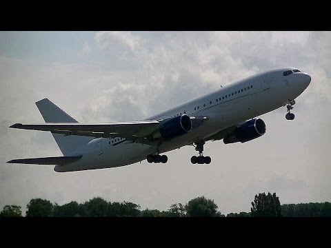 AIRPLANE SPOTTING ROTTERDAM AIRPORT 13/14-7-2014 - THE DUTCH FOOTBALL TEAM IN A AWESOME PLANE