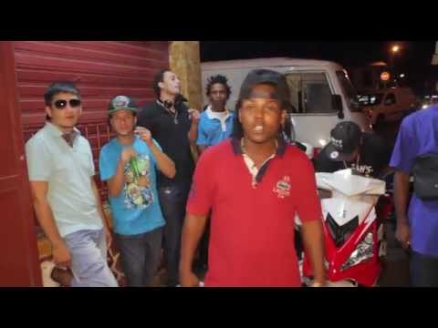 Très coronas - El Choco - FAMAS - Chino Malcriado