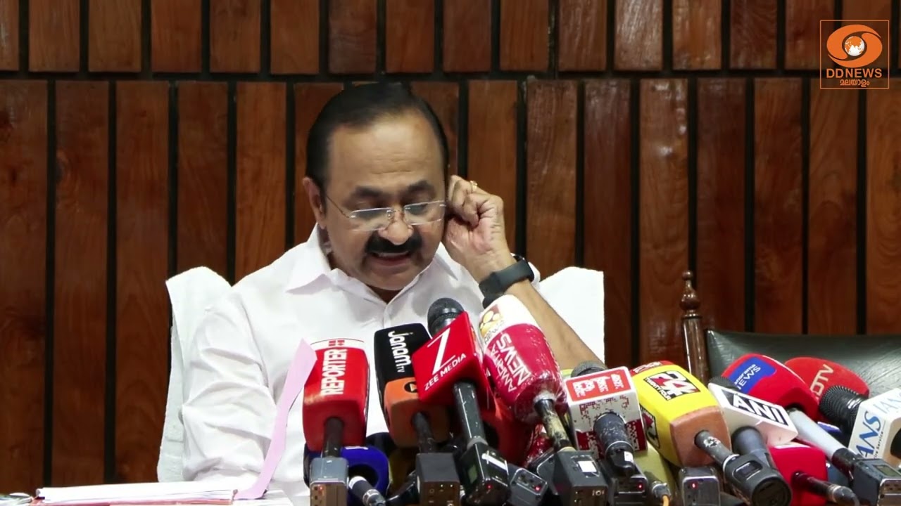 സർക്കാരിനു മേൽ ബാധ്യത നിലനിൽക്കുമ്പോഴാണ് പദ്ധതികൾ 