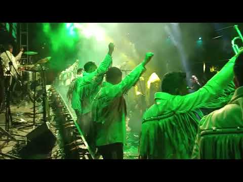 así bailo la gente de Jocotan el payaso de rodeo con la inolvidable agua de la llave sep 23