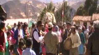 preview picture of video 'Fiesta de la Trinidad La Merced Aija Ancash  (Procesion)'