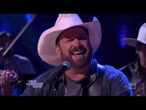 Garth Brooks sings "Friends In Low Places" Live Concert Performance Nov 2019 HD 1080p